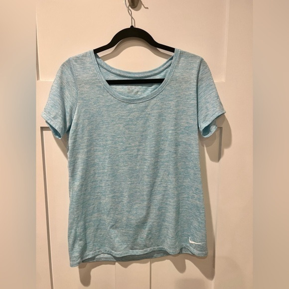Nike tee - Picture 1 of 4